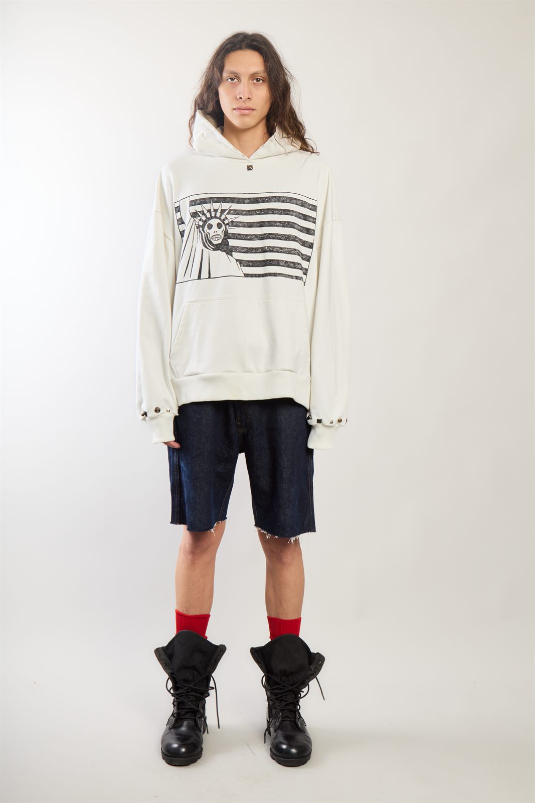 EL PUNK NO ESTÁ MUERTO HOODIE