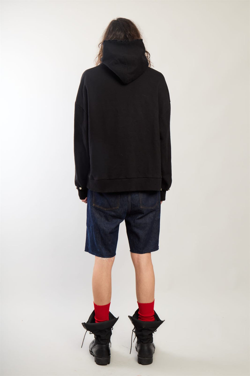 EL PUNK NO ESTÁ MUERTO HOODIE NEGRO